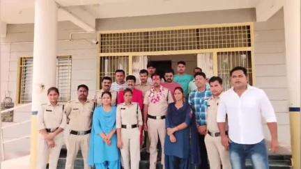 रैपुरा: रैपुरा थाने में आरक्षक आलोक सिंह को विदाई दी गई, कोरोना काल में कर्मवीर योद्धा पदक से सम्मानित