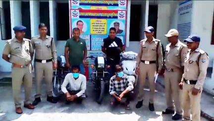 देहरादून: क्लेमेंटटाउन थाना पुलिस ने शुक्रवार को क्षेत्र से गिरफ्तार दो शातिर वाहन चोरों को कोर्ट में किया पेश, भेजा जेल