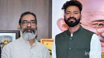 महुआडांड़: शशि पन्ना की पहल पर लातेहार श्रम अधीक्षक ने महुआडांर के मृत मजदूर के परिजनों को ₹50 हज़ार की आर्थिक सहायता दी