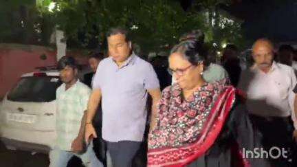 গুৱাহাটী: আমবাৰীত কৃত্ৰিম বানপানী পৰিদৰ্শন মন্ত্ৰী জয়ন্ত মল্ল বৰুৱাৰ লগতে পাৰিষদ সকলৰ, সমস্যাৰ সমাধানৰ আশ্বাস