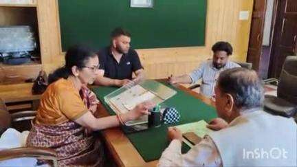 नैनीताल: कूड़ा और शुल्क कलेक्शन नहीं होने पर पालिकाध्यक्ष ने ठेकेदार का रोका भुगतान, कहा- पहले करें शुल्क वसूली, फिर होगा भुगतान