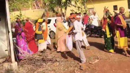 लटेरी: लटेरी की हनुमान टेकरी पर श्री राम यज्ञ का आयोजन, कलश यात्रा निकाली गई