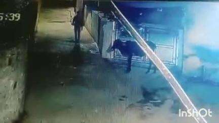 श्योपुर: शहर में हुई चोरी की घटना का CCTV फ़ुटेज आया सामने, लोगों ने पुलिस से की कार्रवाई की मांग
