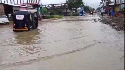 শিলচর: কৃত্রিম বন্যায় বিপর্যস্ত কালাইন বাজার