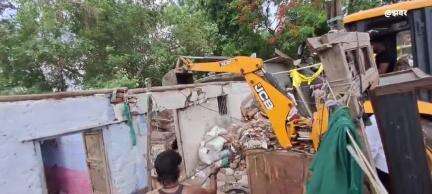 खंडवा नगर: दूध तलाई क्षेत्र में अतिक्रमण हटाने गए आयुक्त से क्षेत्र के लोगों ने लगाई गुहार