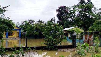 কদম: কদম,গজিহুলা আৰু বাগান গাঁৱত বানপানীৰ তাণ্ডৱ, বানপানীৰ কৱলত প্ৰায় ৫ শতাধিক পৰিয়াল #jansamasya