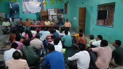 গোসাবা: বৃহস্পতিবারের বাজারে আমতলী GPএলাকার উন্নয়ন নিয়ে সমস্ত পঞ্চায়েত সদস্য ও নেতৃত্বদের নিয়ে বৈঠক প্রধান উপ প্রধানের