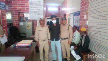 गदरपुर: गदरपुर पुलिस ने एक वारण्टी को किया गिरफ्तार