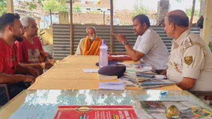 चेरिया बरियारपुर: मंझौल थाना परिसर में भूमि विवाद मामलों के निपटारे के लिए जनता दरबार का आयोजन