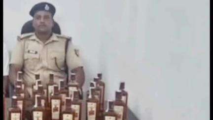 बाघमारा/कतरास: लोयाबाद निवासी रंजीत कुमार धनबाद के तेतुलमारी रेलवे स्टेशन पर अवैध शराब के साथ गिरफ्तार