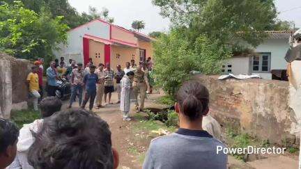 परसिया: परासिया: भमोडी में संदिग्ध हालात में गाय का शव मिलने से बवाल, नागरिकों ने किया चक्का जाम, एसडीओपी पहुंचे