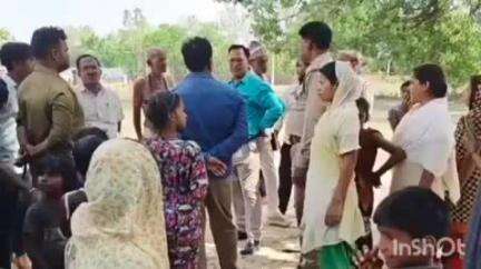नानपारा: नील कोठी स्थित मंदिर का तहसीलदार ने राजस्व टीम के साथ किया निरीक्षण, कब्जा हटाने के लिए दिए निर्देश