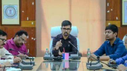 देवघर: राष्ट्रपति के आगमन की तैयारी को लेकर उपायुक्त की अध्यक्षता में हुई बैठक
