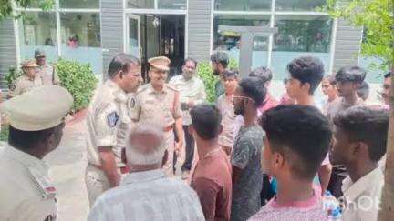 చిత్తూరు టుటమ్స్ ఏ నెట్టికంటయ్య తన బృందంతో కలిసి మైనర్లకు కౌన్సిలింగ్ ఇచ్చారు