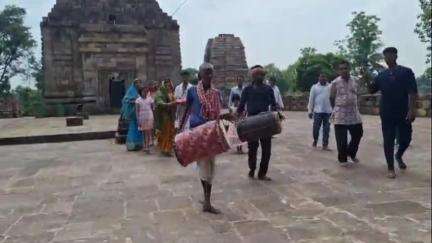 ପରଜଙ୍ଗ: କୁଆଲୋ ଗାଁ ସ୍ଥିତ ଅଷ୍ଟଶମ୍ଭୁ ମନ୍ଦିରରେ ଶୀତଳ ଷଷ୍ଠୀ ଅନୁଷ୍ଠିତ।