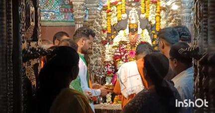 लातूर: भाजप शहर जिल्हाध्यक्षपदी कव्हेकराची वर्णी,कव्हेकर यांनी मार्केट मध्ये गौरीशंकराची आरती करून शहरातील महापुरुषांना अभिवादन