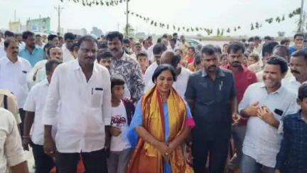వాహనదారులకు నాణ్యమైన పెట్రోలు అందించండి చిన్నంపల్లి బస్టాండ్ వద్ద నూతన పెట్రోల్ బంక్ ప్రారంభోత్సవంలో MLA పరిటాల సునీత