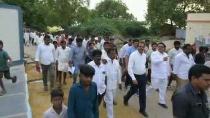 జమ్మలమడుగు: జమ్మలమడుగు : ఎస్ ఉప్పలపాడు గ్రామాన్ని సందర్శించిన జిల్లా కలెక్టర్ శ్రీధర్ చెరుకూరి