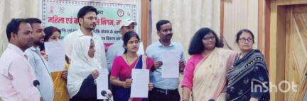 मधुबनी: बाल विकास निगम मधुबनी द्वारा चयनित अभ्यर्थियों को डीएम ने दिया नियुक्ति पत्र