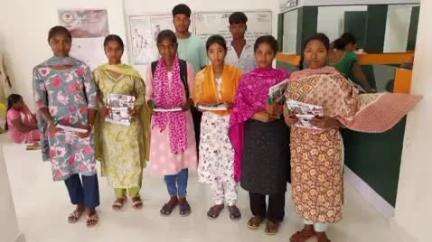 गुमला: मैट्रिक परीक्षा में उत्कृष्ट प्रदर्शन करने वाले विद्यार्थियों को झारखंड राज्य ग्रामीण बैंक ने किया सम्मानित