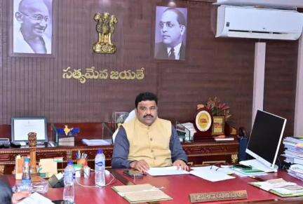 కర్నూలు: హరితాంధ్ర లో భాగంగా జూన్ 5 వ తేదీన  మొక్కలు నాటే కార్యక్రమం విజయవంతం చేయాలి: కర్నూలు జిల్లా కలెక్టర్ పి.రంజిత్ బాషా