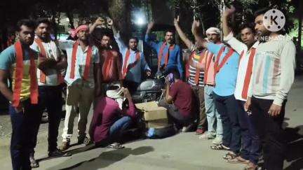 पथरिया: संगठन और पुलिस ने पकड़ी 3 पेटी अवैध शराब