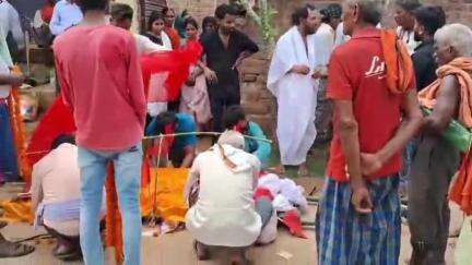 सतबरवा: सड़क दुर्घटना में घायल मेला टांड निवासी देवा ठाकुर की मौत, मल्य नदी तट पर हुआ अंतिम संस्कार