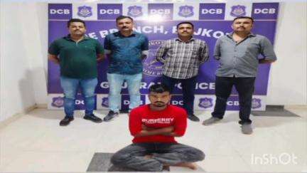 રાજકોટ પૂર્વ: સ્પીડવેલ પાર્ટી પ્લોટ પાસે વૃધ્ધાના ગળામાંથી સોનાના ચેઇનની ચિલઝડપ કરનાર સ્કૂલ વાન ચાલક ઝડપાયો