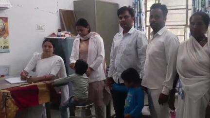 प्रतापगढ़: आयुर्वेदिक चिकित्सालय में स्वर्ण प्राशन संस्कार शिविर का आयोजन, 85 बच्चों को दी गई औषधि