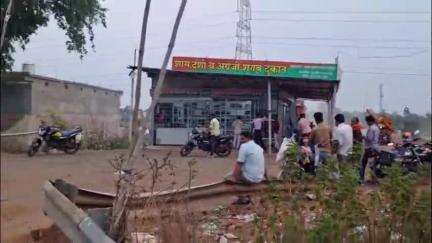 बड़वारा: विलायत कला में राष्ट्रीय राजमार्ग 43 पर अवैध शराब की बिक्री, ग्रामीणों ने बड़वारा तहसीलदार को सौंपा ज्ञापन