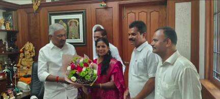 కుప్పం: కుప్పం : మాజీ మంత్రి, పుంగనూరు ఎమ్మెల్యే పెద్దిరెడ్డి రామచంద్రారెడ్డిని కలిసిన కుప్పం నియోజకవర్గ నేతలు.