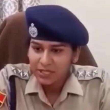 लक्ष्मणगढ़: टोडा जयसिंहपुरा में प्रशासन ने जेसीबी की मदद से रास्तों से हटाया अतिक्रमण, ग्रामीणों ने जताया आभार
