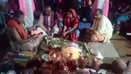 ନର୍ଲା: ରୁପ୍ରା  ସ୍ଥିତ ଖମ୍ୱପଡା ଠାରେ ଷିତଳ ଷଷ୍ଠୀ ପାଇଁ ଉତ୍ସବ ମୁଖରିତ ଅଞ୍ଚଳ,ମହାଦେବଙ୍କ ବରଯାତ୍ରୀ ରେ ସାମିଲ୍ ହେଲେ ହଜାର ହଜାର  ଶ୍ରଦ୍ଧାଳୁ।