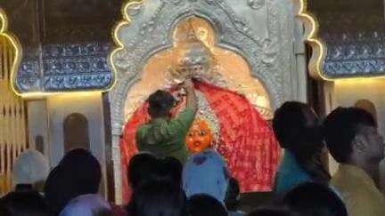 खंडवा नगर: खंडवा के भवानी माता मंदिर में माता भवानी की भव्य आरती की गई