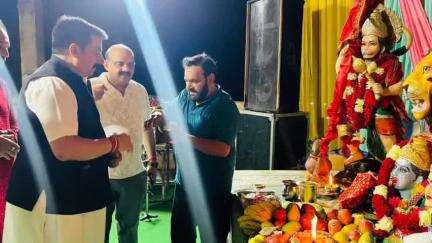 बंगाणा: विधायक विवेक शर्मा ने टक्का गांव में धार्मिक जागरण में शिरकत की, किया पूजा-अर्चना