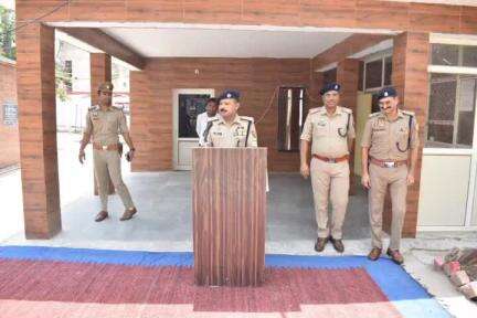 उरई: उरई पुलिस अधीक्षक कार्यालय परिसर में मनाया गया विश्व तम्बाकू निषेध दिवस, तम्बाकू न खाने की दिलाई शपथ