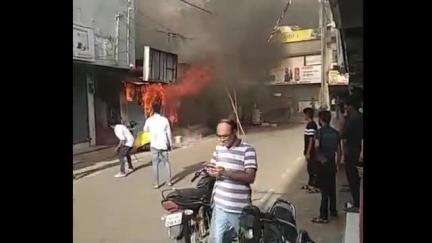 काटोल: तार बाजारातील हार्डवेअर दुकानाला आग, अंदाजे २५ ते ३० लाख रुपयांचे नुकसान