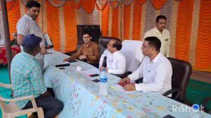 ओसियां: जिला कलक्टर ने ग्राम पंचायत देणोक में रात्रि चौपाल लगाकर ग्रामीणों की समस्याएं सुनीं