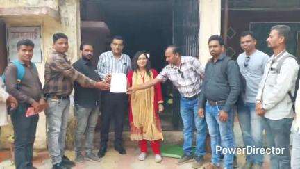 जुन्नारदेव में रोजगार सहायकों ने सामूहिक अवकाश के लिए CEO को पत्र सौंपा