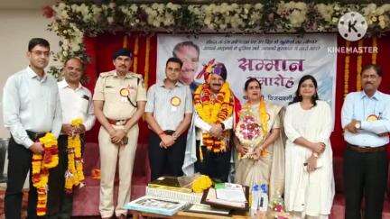 आगर: सेवानिवृत्त होने पर एमपी एग्रो के जिला प्रबंधक ओ.पी. विजयवर्गीय को आगर कलेक्टर ने किया सम्मानित