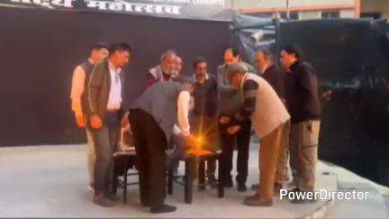 नैनीताल: ग्रीष्मकालीन नाट्य महोत्सव के तहत मुंबई के कलाकार अजय रोहिल्ला ने इस्मत चुगताई की कहानी 'घरवाली' का किया एकल मंचन