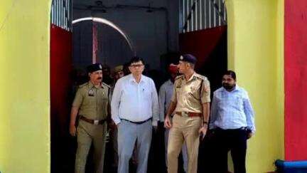 पीलीभीत: जिलाधिकारी और पुलिस अधीक्षक ने जिला कारागार का निरीक्षण किया, साफ-सफाई को लेकर दिए निर्देश