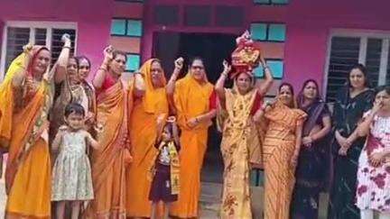 बरघाट: ग्राम धारना में गायत्री परिवार द्वारा कलश शोभायात्रा का आयोजन, ग्रामीण श्रद्धालु हुए शामिल
