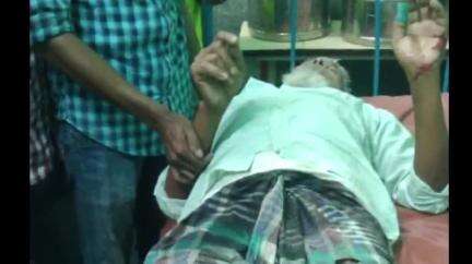 ডোমকল: ডোমকল বাসস্ট্যান্ড এলাকায় লরির ধাক্কায় আহত হল এক বৃদ্ধ