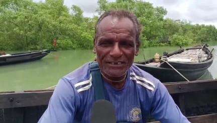 কুলতলি: তিন মাস নদীতে মাছ কাঁকড়া ধরা বন্ধ তাতেই সমস্যায় পড়েছেন কুলতলির মৎস্যজীবীরা