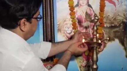 सोरांव: सोरांव इलाके में विश्व तंबाकू निषेध दिवस पर एक निजी अस्पताल में चलाया गया जन जागरूकता अभियान