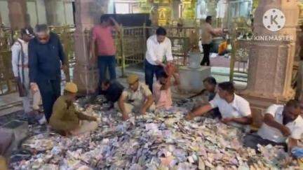 भदेसर: मंडफिया स्थित सांवलिया सेठ मंदिर में इस माह आया ₹26 करोड़ से अधिक का चढ़ावा, दानपात्र से निकली ₹20 करोड़ से अधिक नकदी