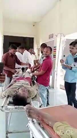 हसनगंज: थाना अजगैन क्षेत्र में निर्माणाधीन यूनिवर्सिटी के पास PNC टैंकर से पौधों में पानी डाल रहे मजदूरों को PAC ट्रक ने टक्कर मारी