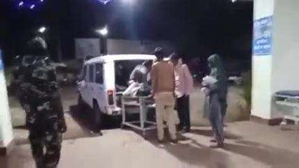 रायडीह: महुआ टोली गांव में सड़क किनारे बैठे व्यक्ति को बाइक सवार ने मारी टक्कर