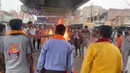 घाटमपुर: शौर्य दल के प्रशिक्षण के दौरान इस्लामिक जिहाद का पुतला फूंका गया